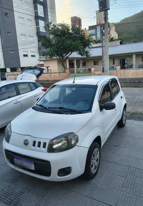 FIAT UNO 1.0 EVO VIVACE 8V FLEX 4P MANUAL FIAT UNO 1.0 EVO VIVACE 8V FLEX 4P MANUAL